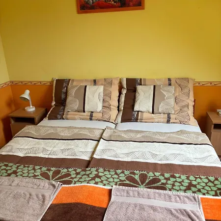 Horvath Vendeghaz Apartment *