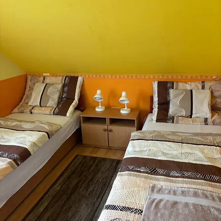 Horvath Vendeghaz Apartment