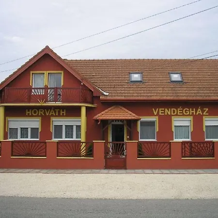 Horvath Vendeghaz Apartment