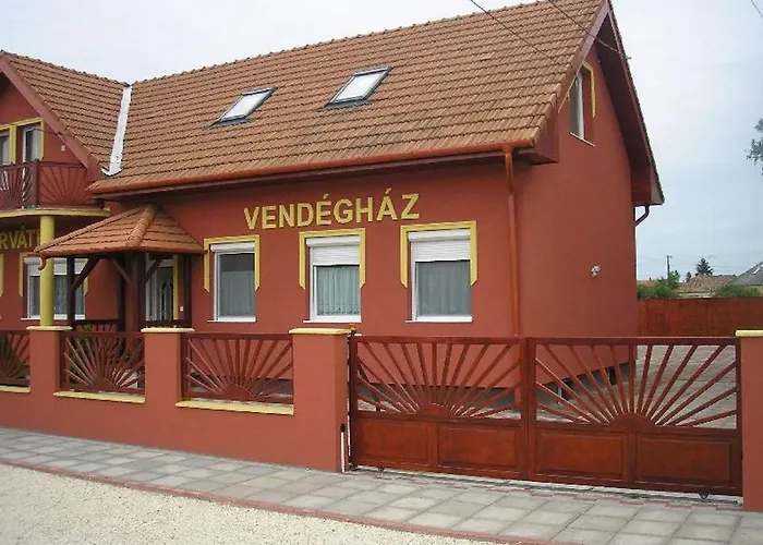 Horvath Vendeghaz Apartment *